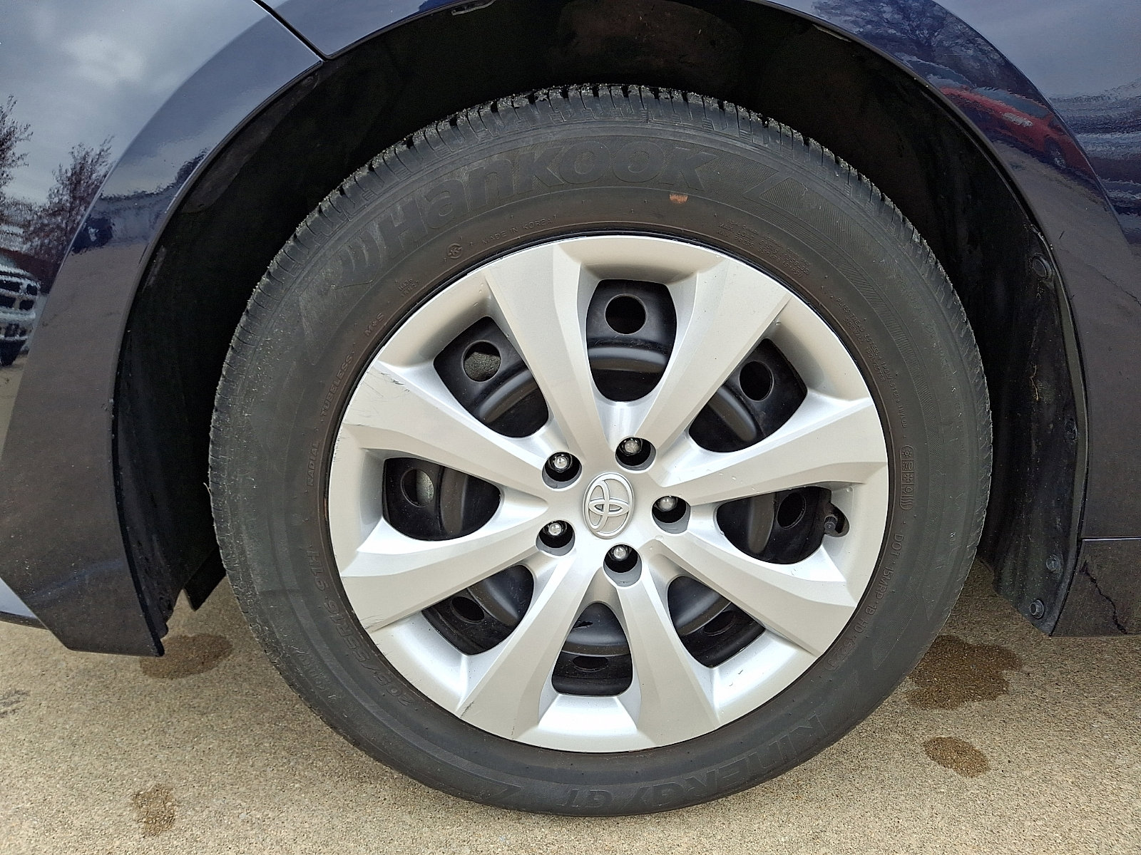 Used 2024 Toyota Corolla LE image 28