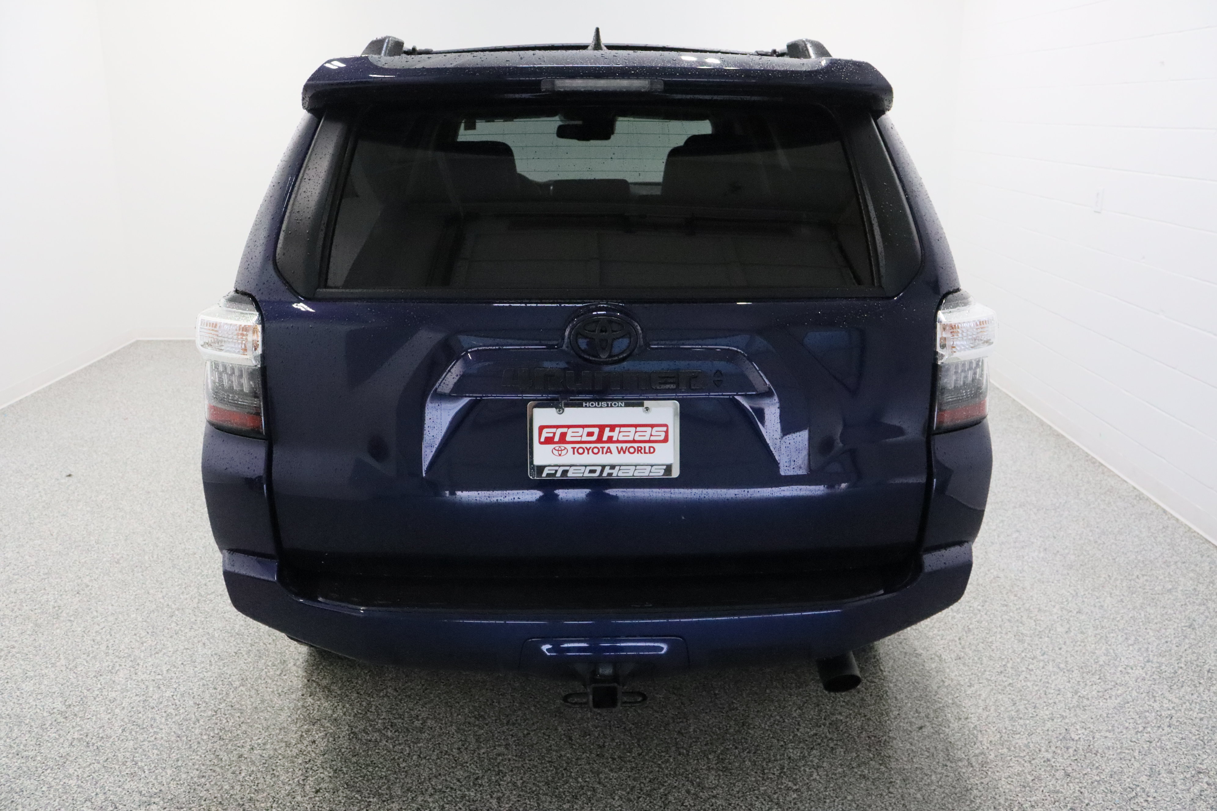 Used 2022 Toyota 4Runner SR5 Premium w/ Moonroof Package RWD image 8