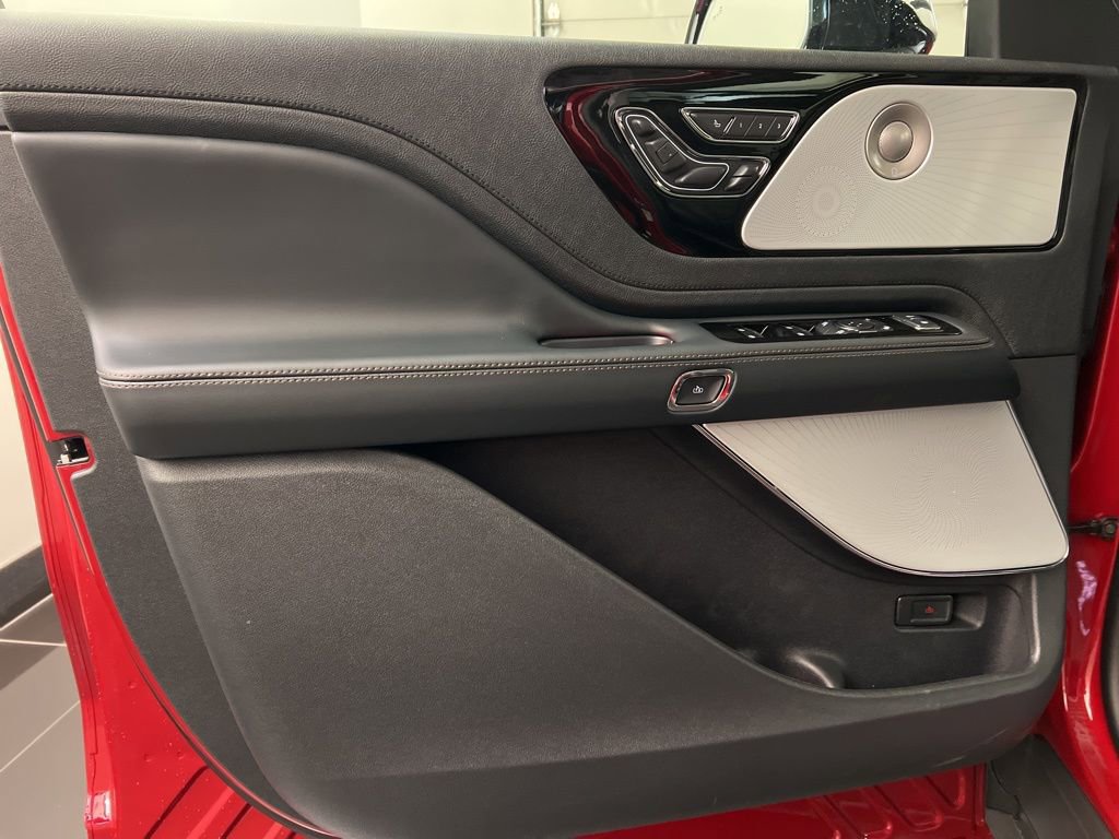 Used 2026 Lincoln Aviator Reserve image 31