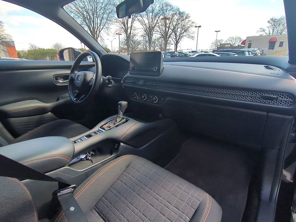 Used 2025 Honda HR-V Sport image 31