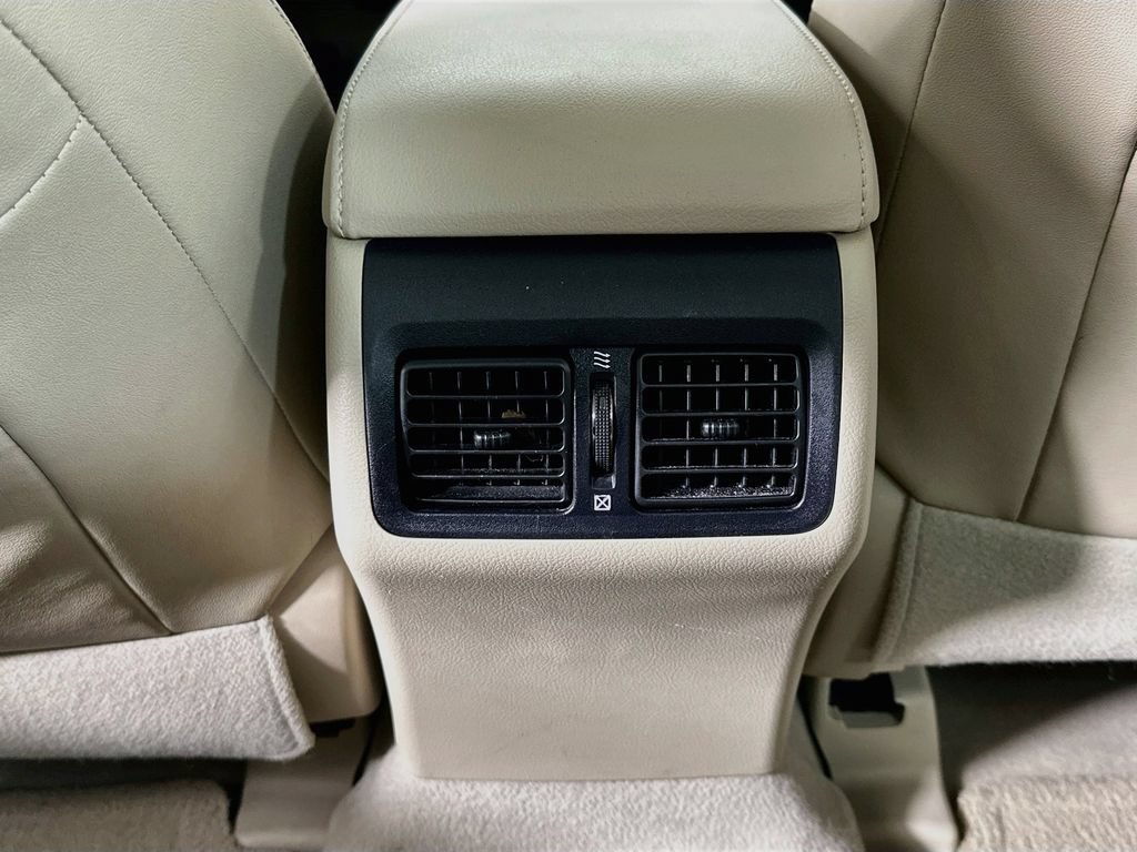 Used 2014 Toyota Camry XLE w/ Leather Package FWD image 30