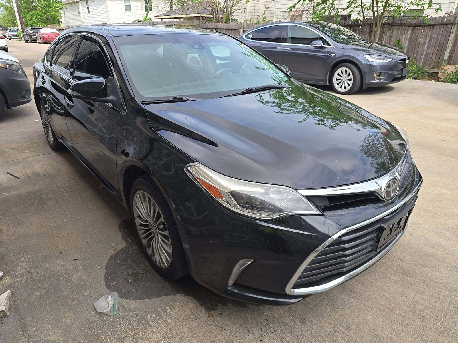 Used 2016 Toyota Avalon Limited image 4