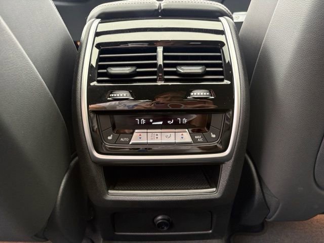 Used 2026 BMW X6 xDrive40i w/ Climate Comfort Package image 21