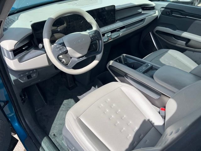 Certified 2025 Kia EV9 Wind AWD/4WD image 13