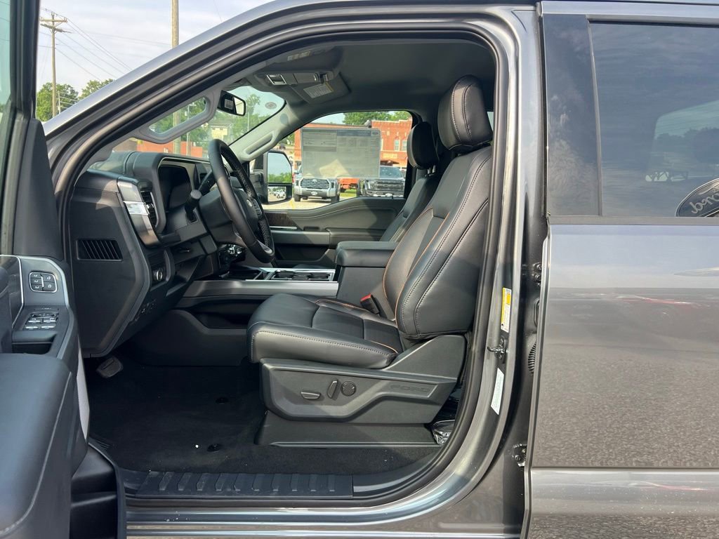 New 2025 Ford F250 Lariat image 13