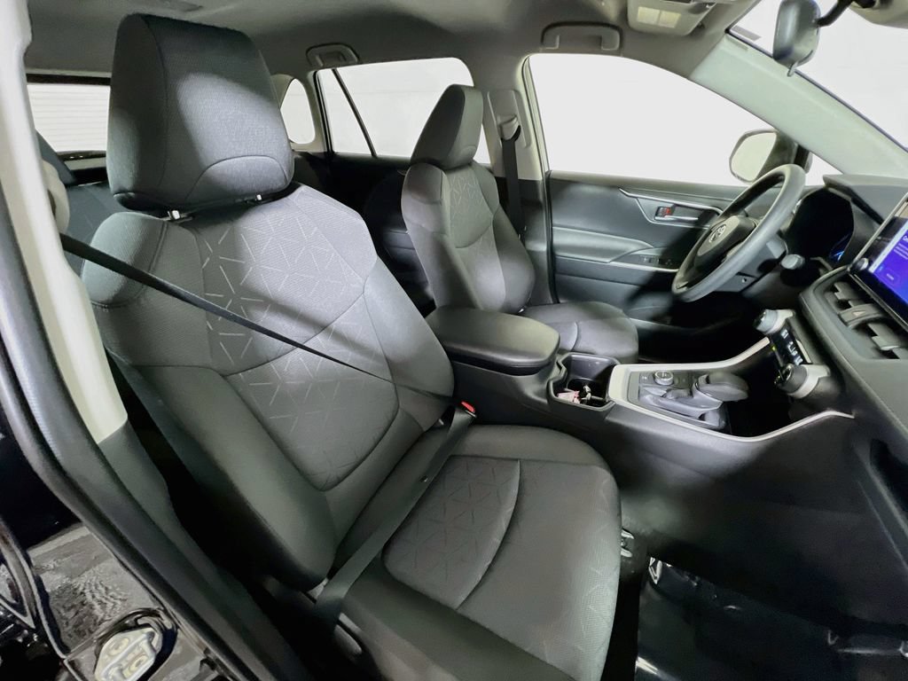 Certified 2025 Toyota RAV4 XLE AWD/4WD image 24