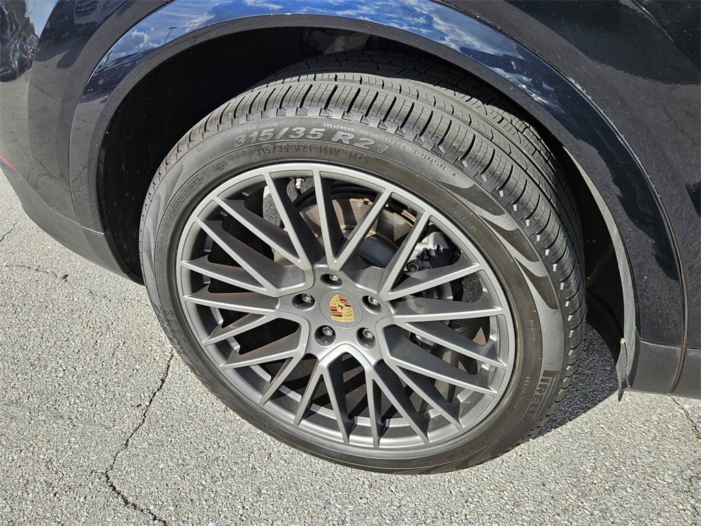 Used 2022 Porsche Cayenne image 44