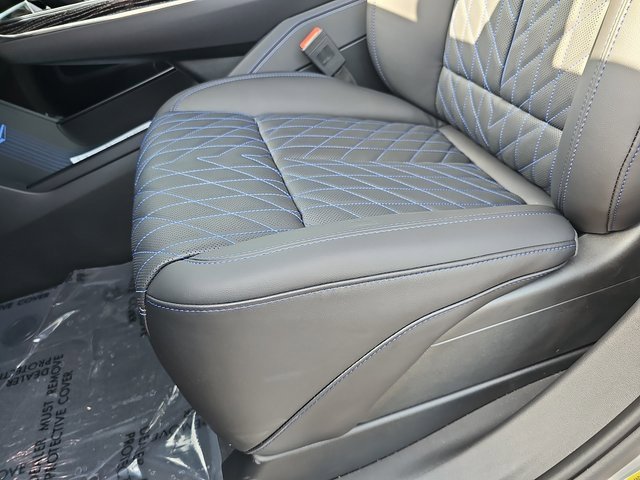 New 2026 Cadillac Escalade IQ Sport 1 w/ LPO, ONYX Package image 32