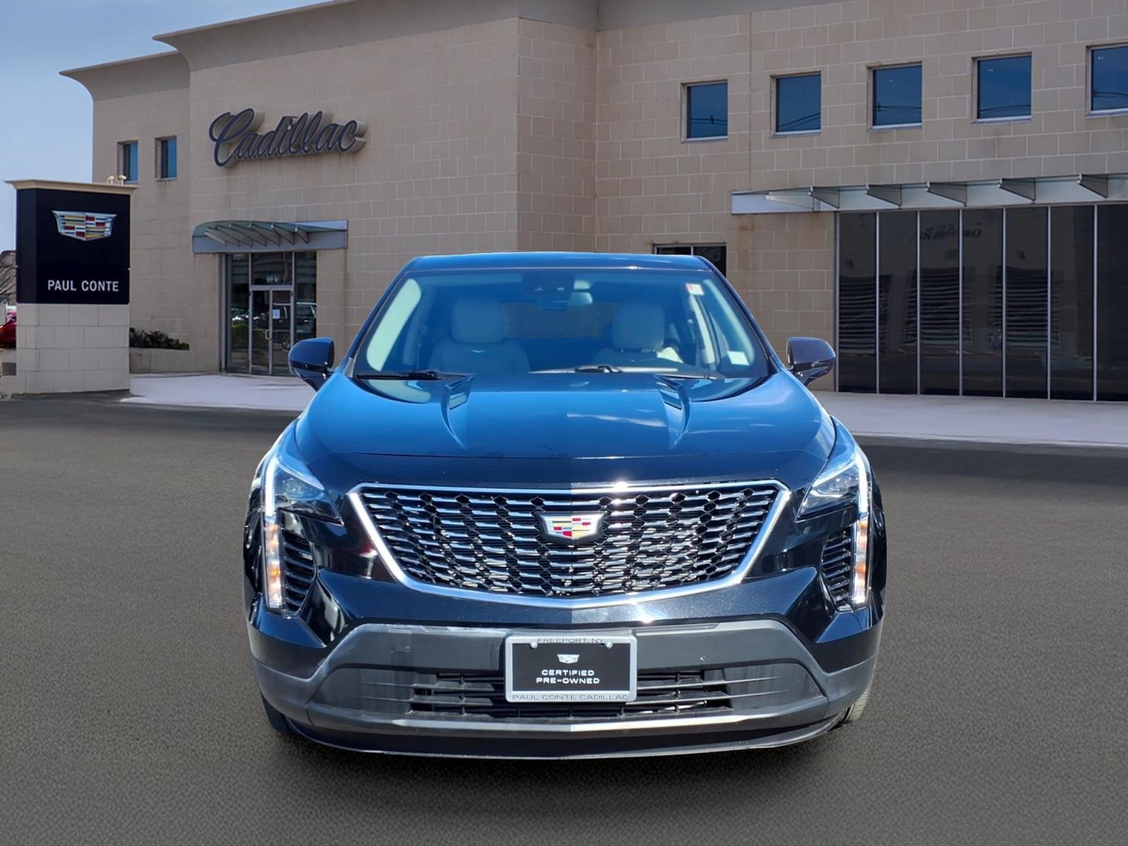 Certified 2023 Cadillac XT4 Luxury w/ Cold Weather Package FWD image 2