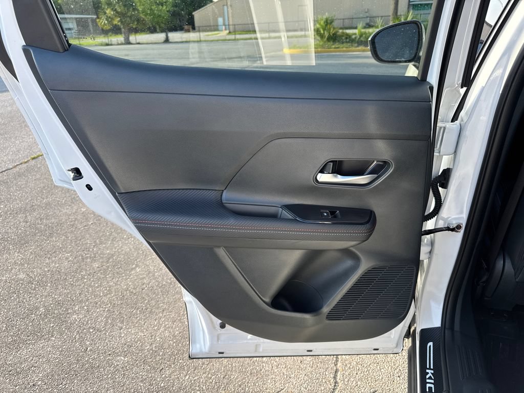 Used 2025 Nissan Kicks SR w/ SR Premium Package FWD image 14