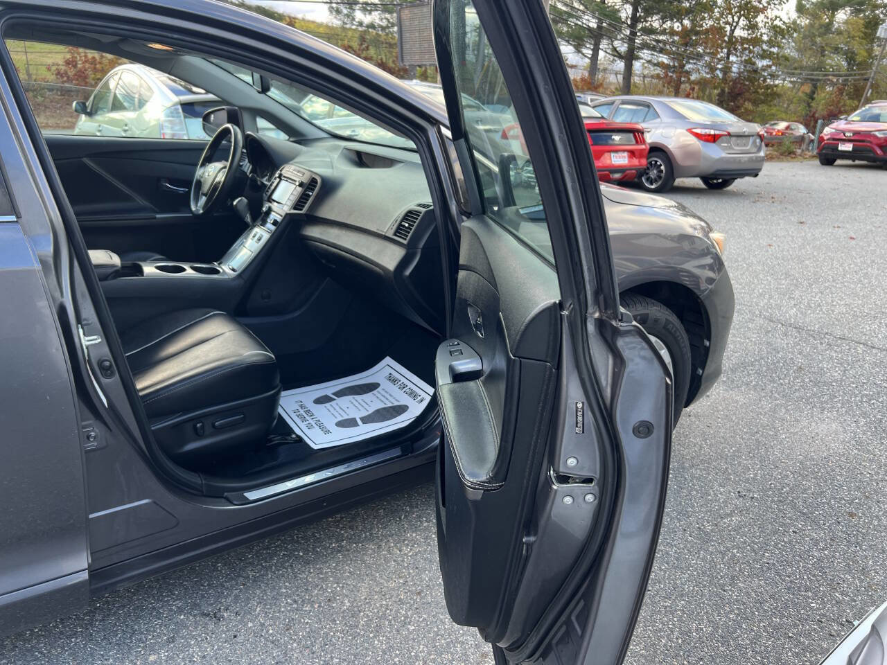 Used 2015 Toyota Venza XLE w/ XLE Premium Package image 9