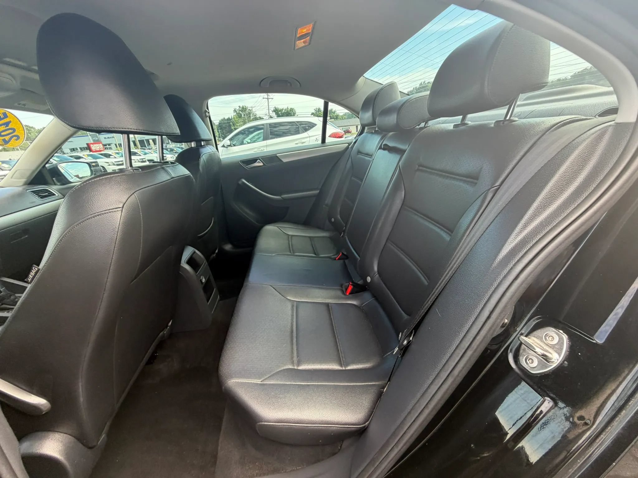 Used 2015 Volkswagen Jetta SE FWD image 14