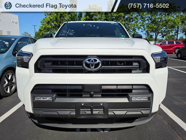 Used 2025 Toyota 4Runner SR5 AWD/4WD image 2
