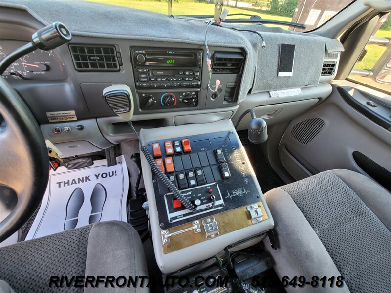 Used 2001 Ford F350 4x4 Regular Cab DRW Super Duty image 24