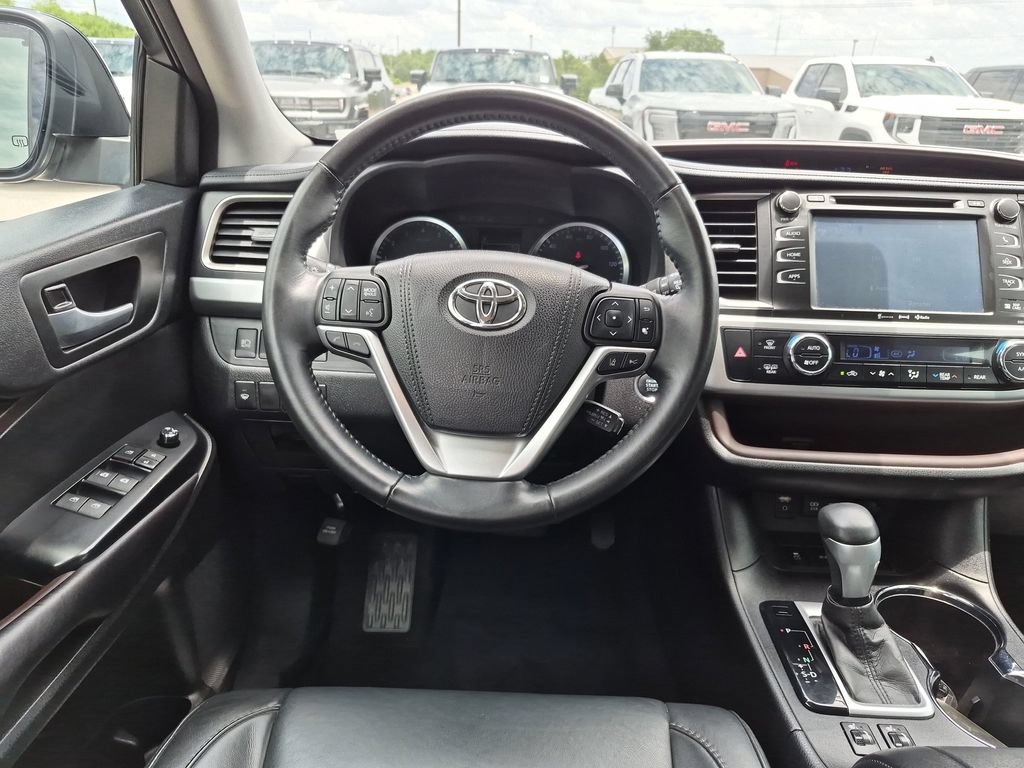 Used 2017 Toyota Highlander XLE FWD image 29