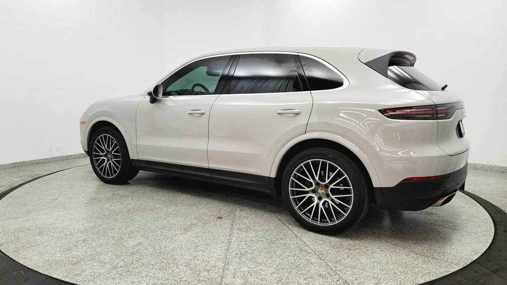 Used 2022 Porsche Cayenne Platinum Edition AWD/4WD image 3