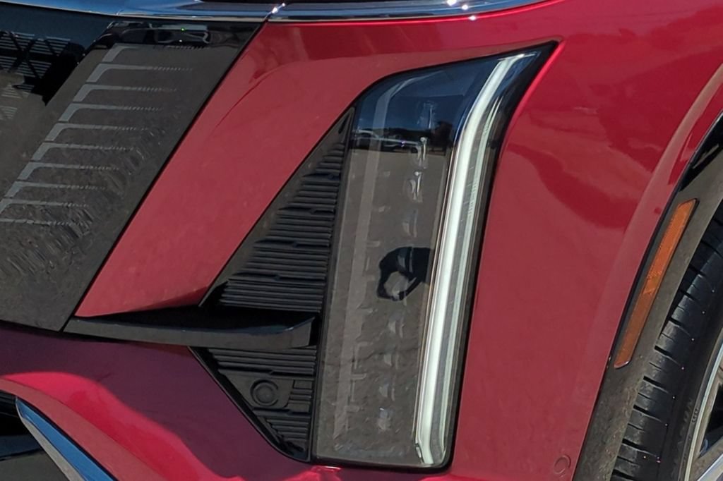 Certified 2026 Cadillac Vistiq Sport w/ LPO, Floor Liner Package AWD/4WD image 21