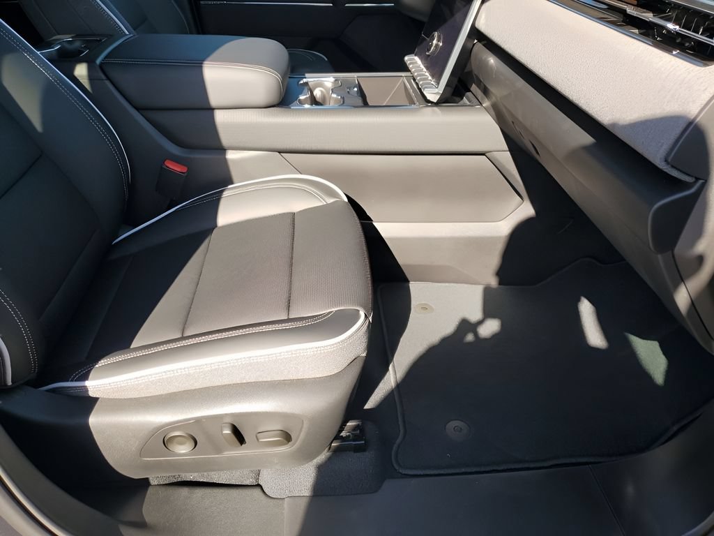 New 2026 GMC Sierra EV Elevation w/ Premium Package AWD/4WD image 16