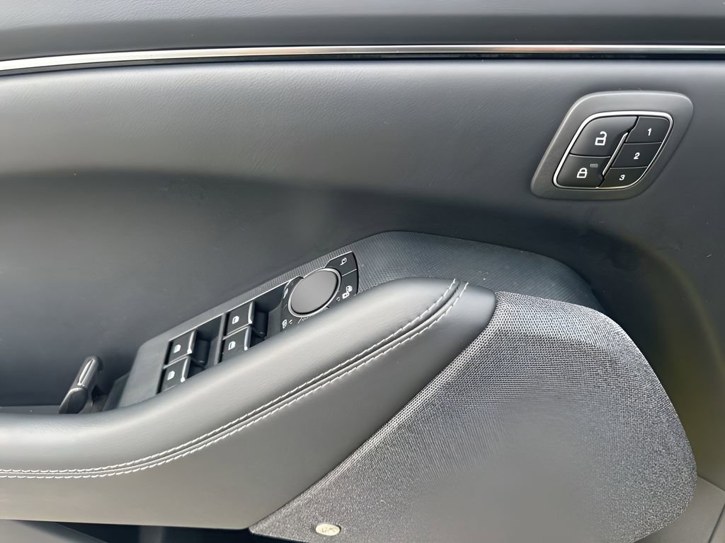 Used 2025 Ford Mustang Mach-E Premium image 27