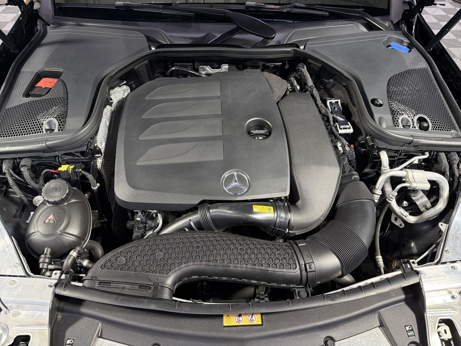 Used 2023 Mercedes-Benz E 350 4MATIC Sedan w/ Premium Package image 33