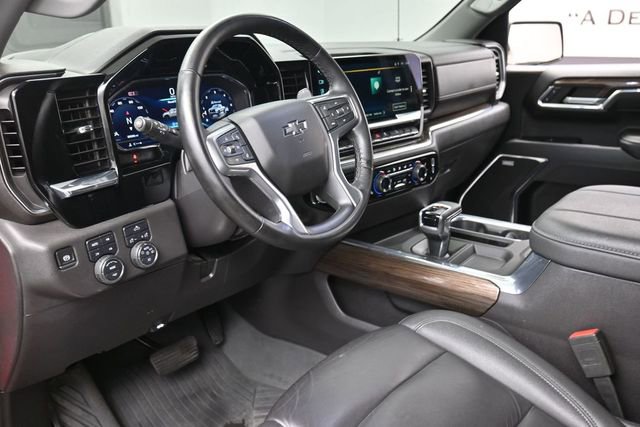 Used 2024 Chevrolet Silverado 1500 LT Trail Boss w/ Convenience Package II AWD/4WD image 14