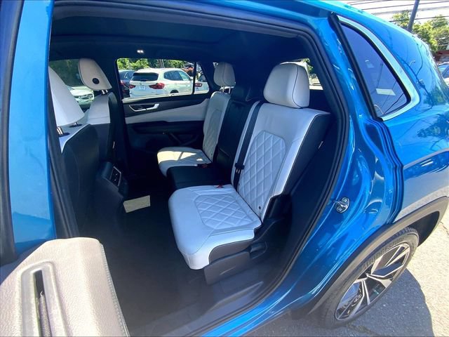 Certified 2024 Volkswagen Atlas Cross Sport SEL Premium R-Line AWD/4WD image 23