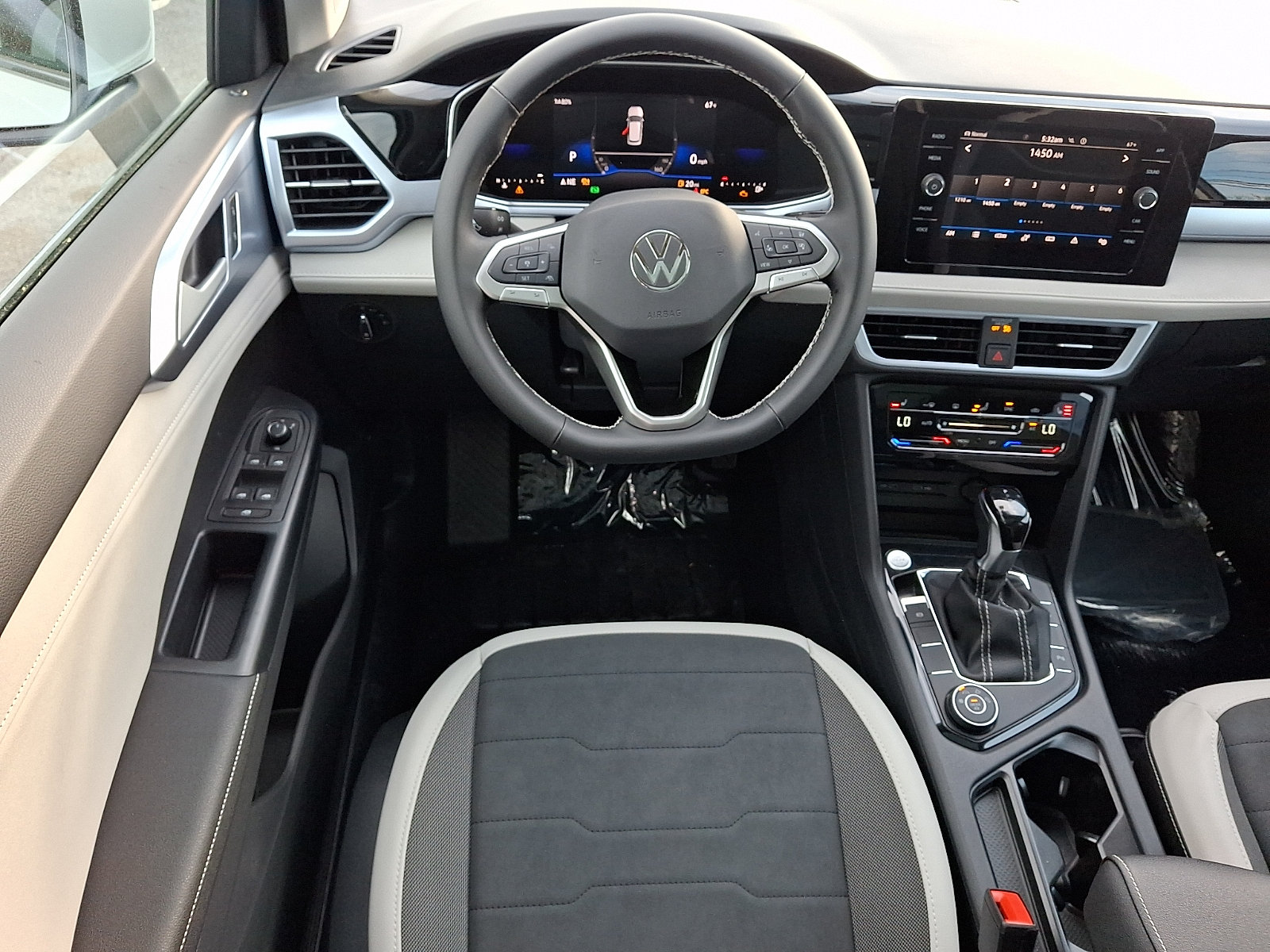 New 2026 Volkswagen Taos SE AWD/4WD image 7
