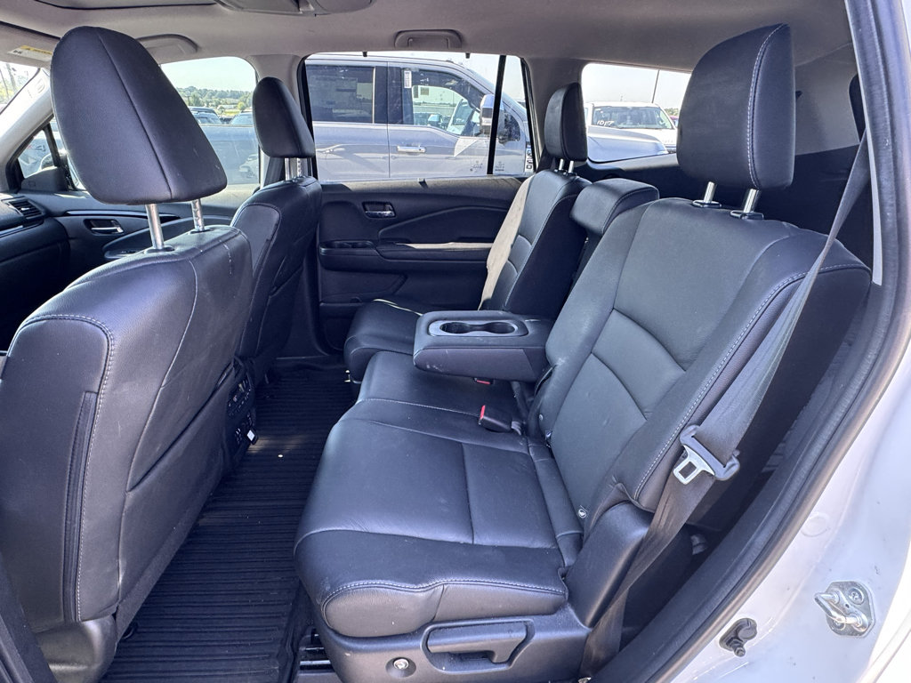 Used 2022 Honda Pilot Touring image 9