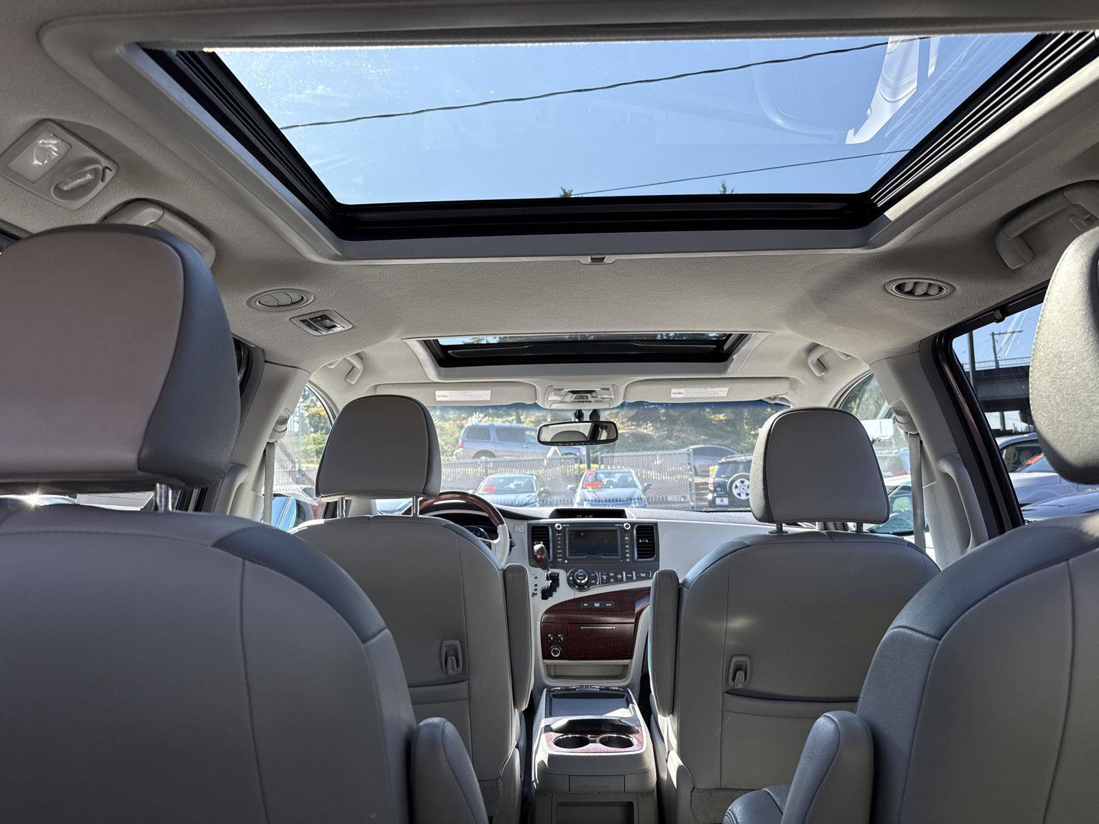 Used 2011 Toyota Sienna Limited image 18