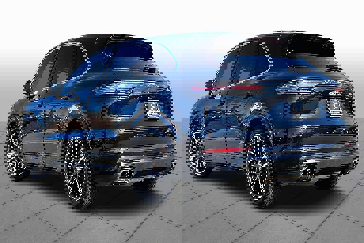 Used 2020 Porsche Cayenne Turbo image 11