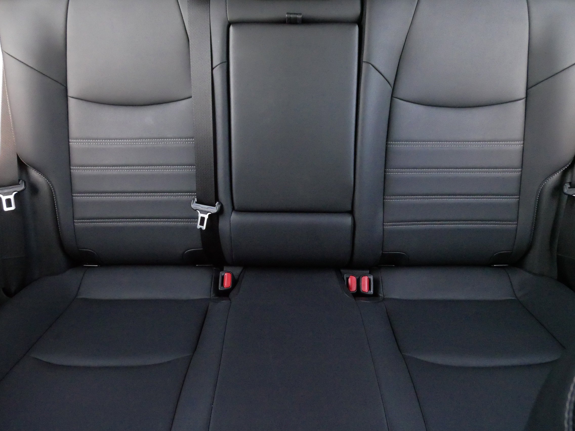 Certified 2022 Toyota RAV4 XLE Premium AWD/4WD image 13