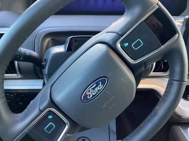 Used 2025 Ford Expedition Active AWD/4WD image 30
