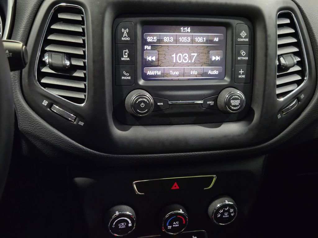 Used 2018 Jeep Compass Latitude w/ Cold Weather Group image 3