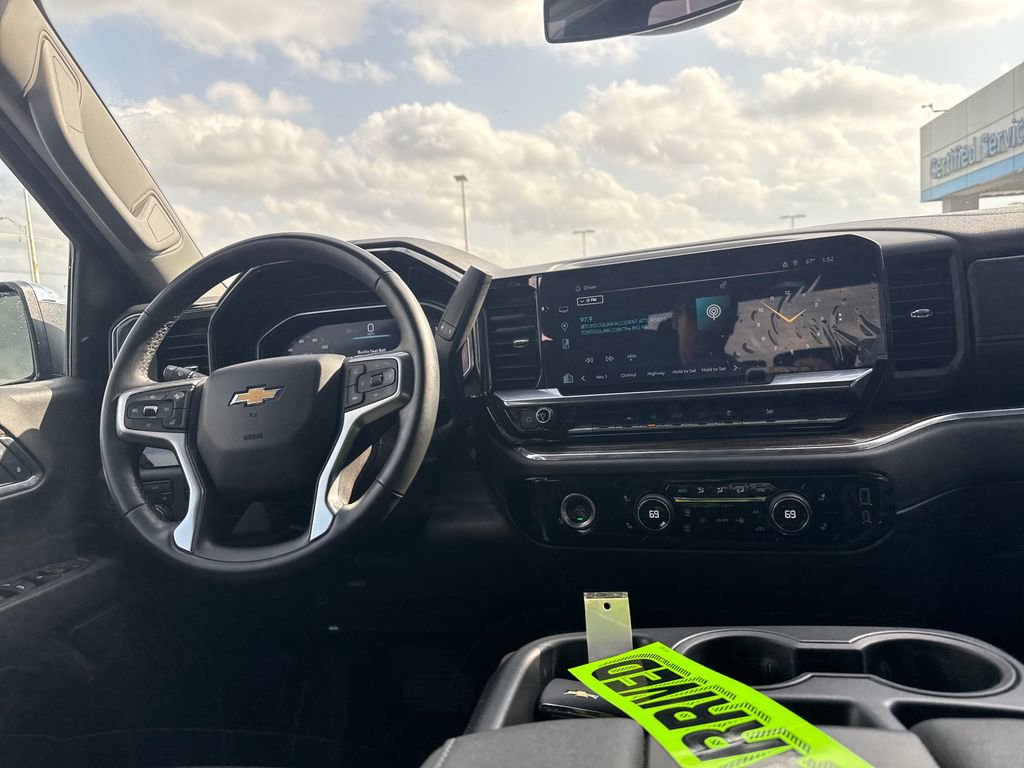 Used 2024 Chevrolet Silverado 1500 LT image 15