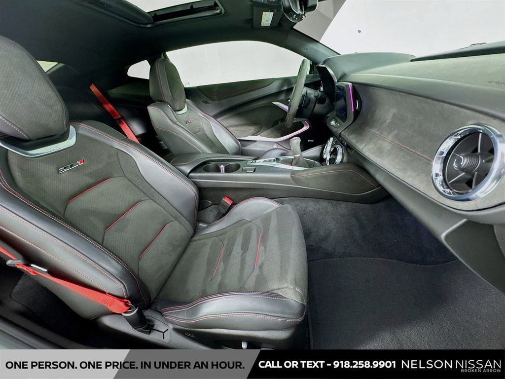 Used 2019 Chevrolet Camaro ZL1 RWD image 29