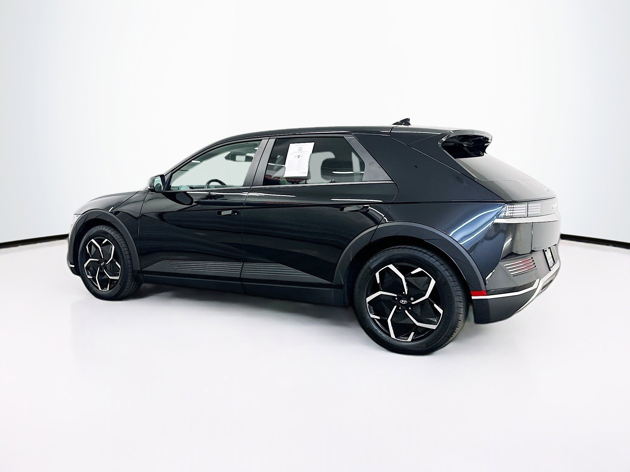 Used 2024 Hyundai Ioniq 5 SEL AWD/4WD image 5