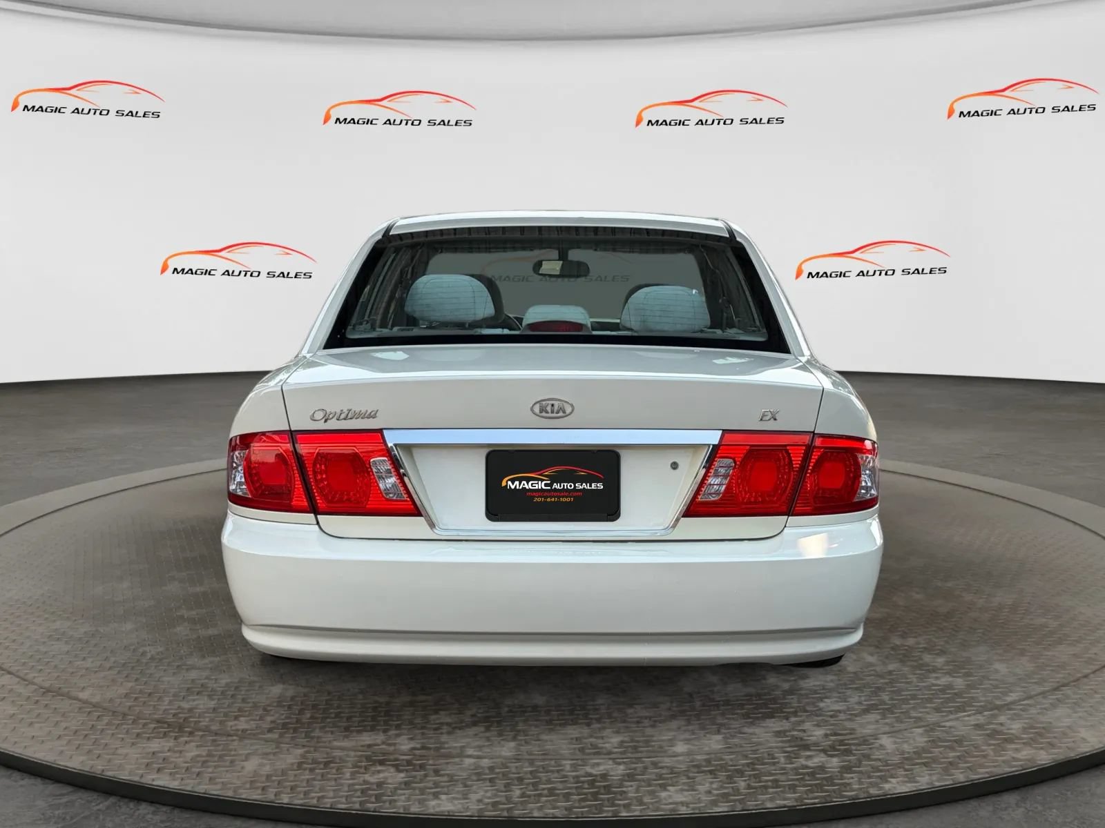 Used 2004 Kia Optima FWD image 9