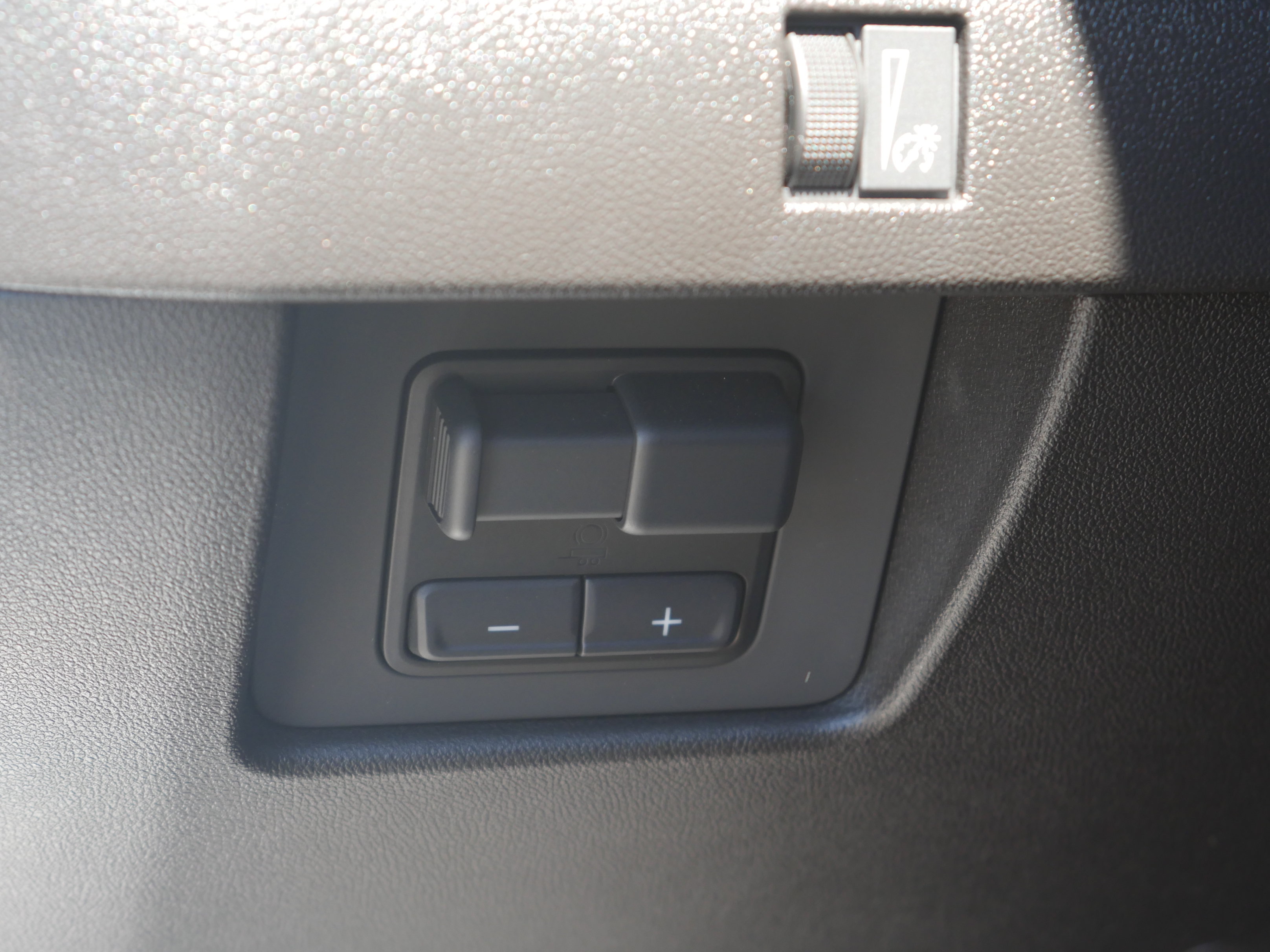 Used 2024 Chevrolet Colorado ZR2 w/ ZR2 Convenience Package III AWD/4WD image 6