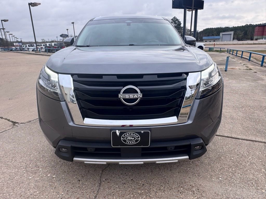 Used 2023 Nissan Pathfinder SL w/ Lighting Package (N92) image 9