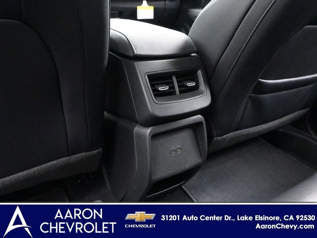 New 2026 Chevrolet Equinox EV LT w/ LPO, Blackout Package image 14