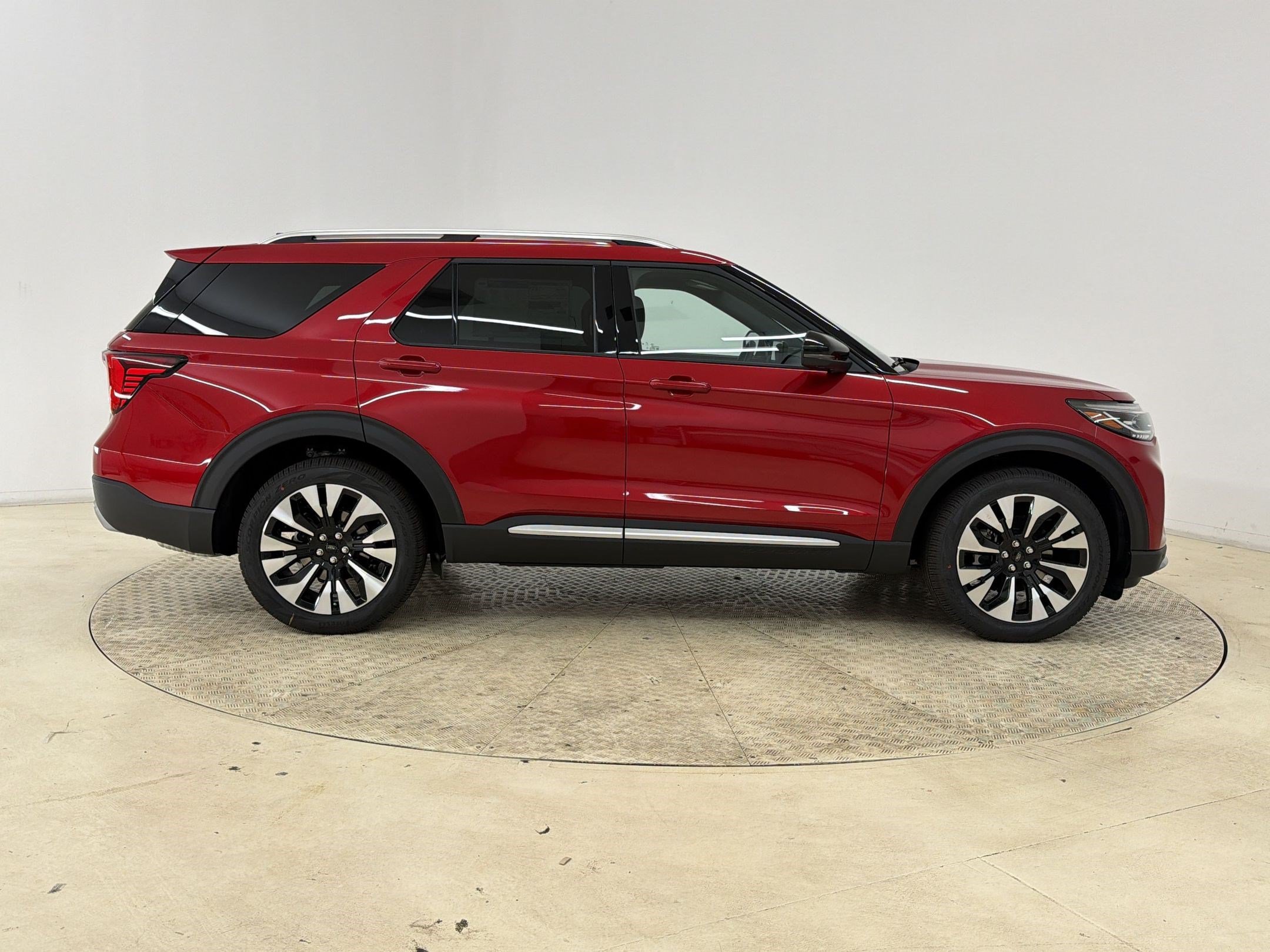 New 2026 Ford Explorer Platinum w/ LUX Leather Package AWD/4WD image 8