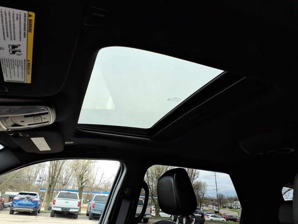 Used 2022 Dodge Durango R/T w/ Blacktop Package image 11