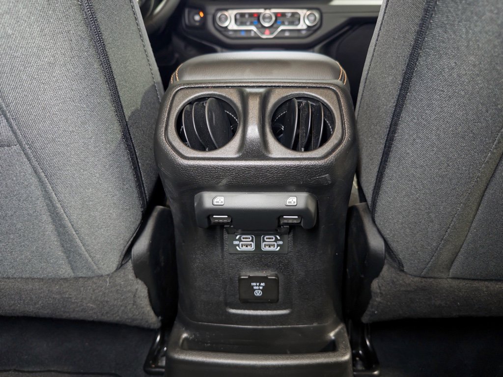 Used 2024 Jeep Wrangler Sahara image 22