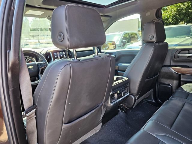 Used 2019 Chevrolet Silverado 1500 High Country w/ Technology Package AWD/4WD image 16
