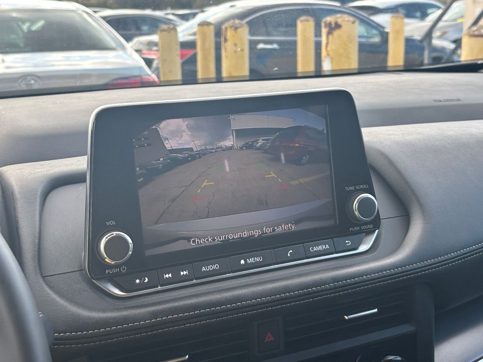 Used 2025 Nissan Rogue SV image 17