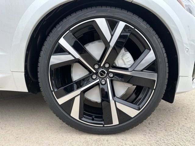 New 2026 Volvo XC60 B5 Ultra w/ Climate Package image 9