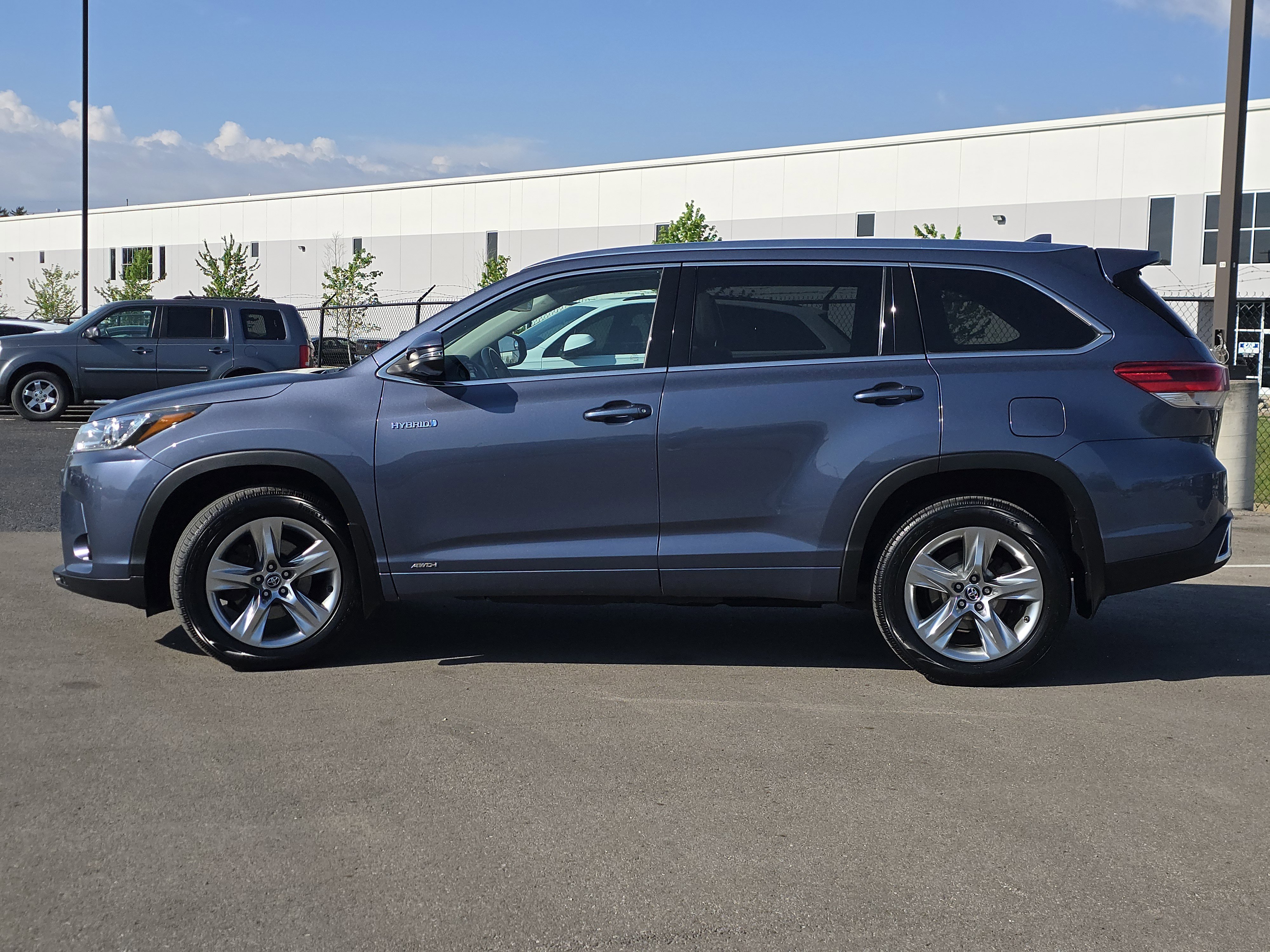 Used 2019 Toyota Highlander Limited AWD/4WD image 4