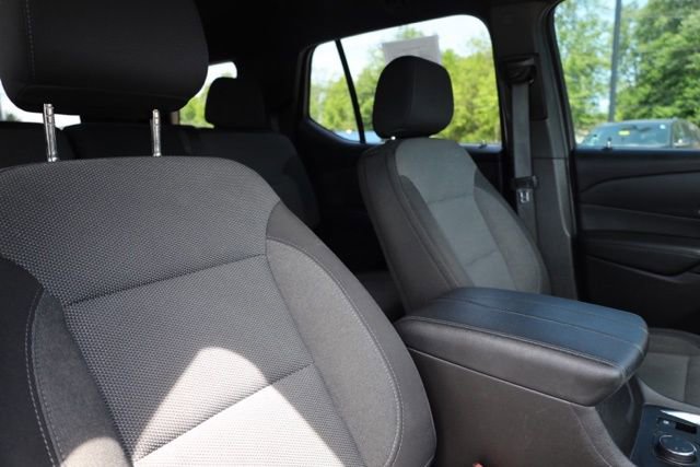 Used 2022 Chevrolet Traverse LT w/ LPO, 'HIT The Road' Package image 38