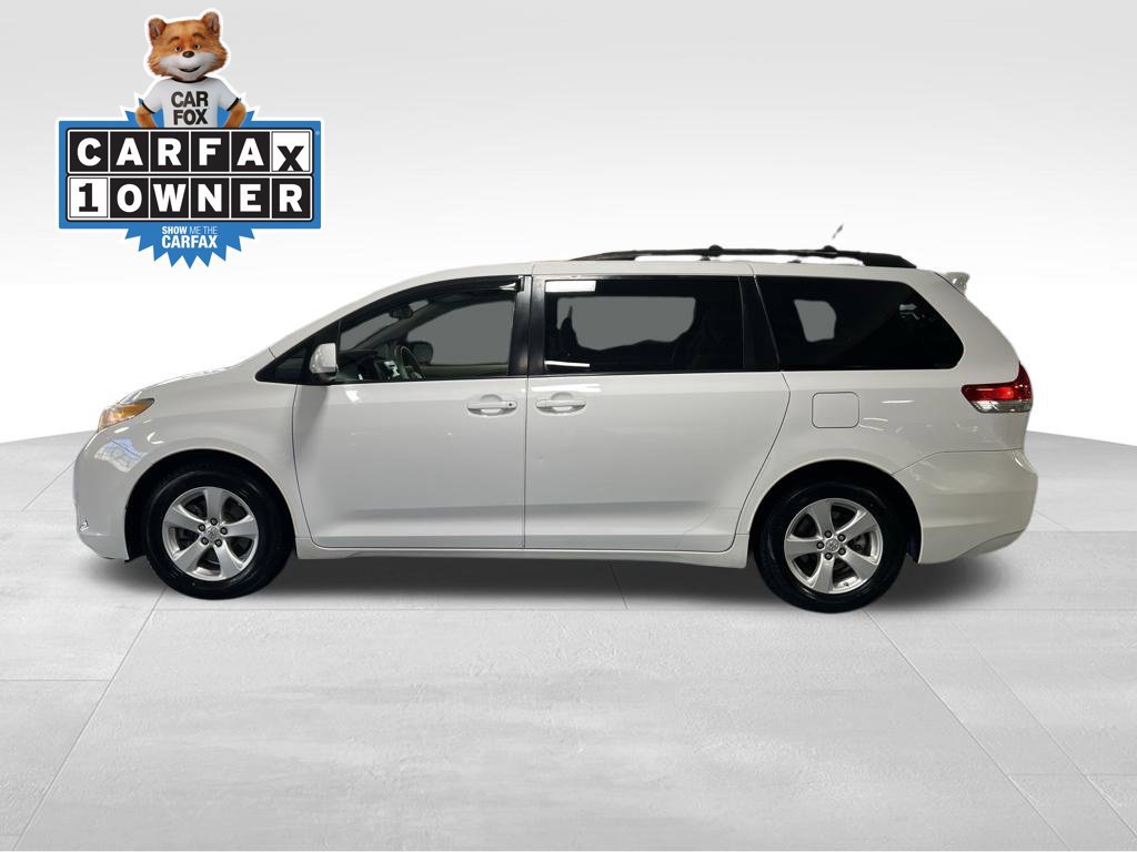 Used 2013 Toyota Sienna LE FWD image 2