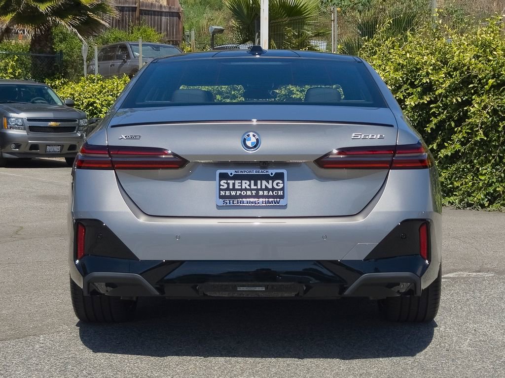 New 2026 BMW 550e xDrive w/ Premium Package AWD/4WD image 19